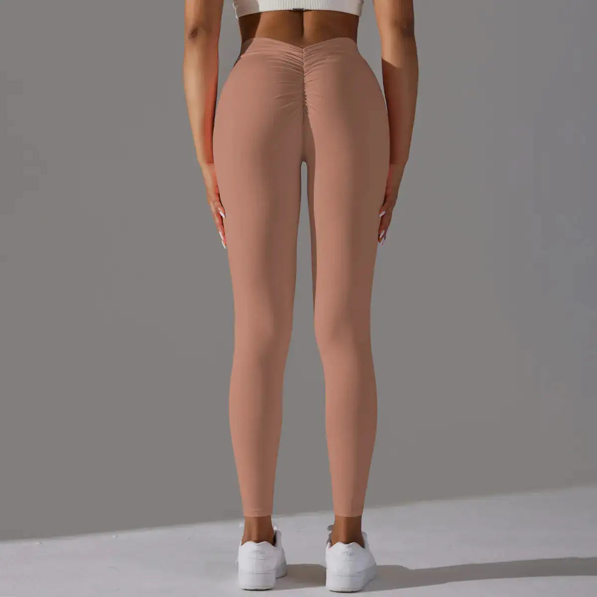 Sculpting V-Back Leggings