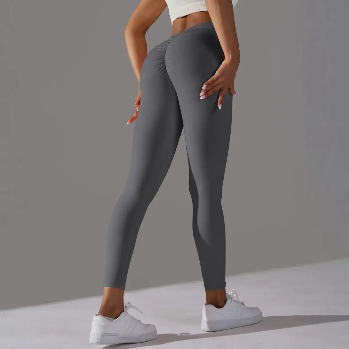 Sculpting V-Back Leggings